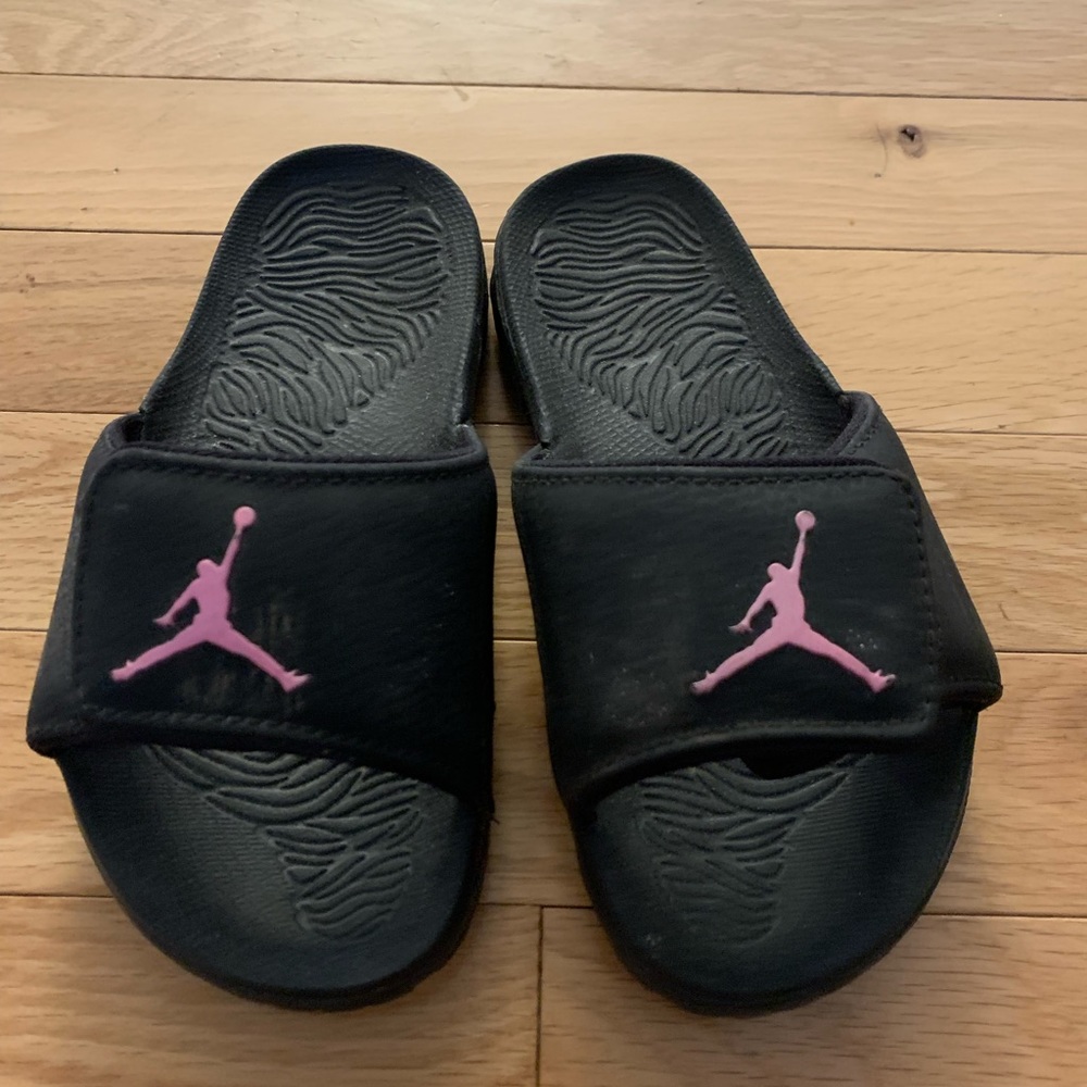 Jordan slides size 1.  Gently used